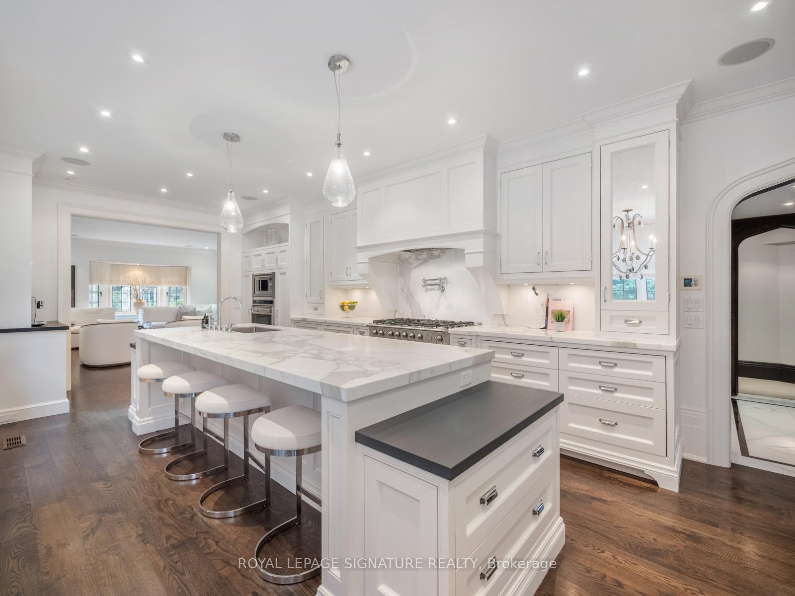 64 Old Forest Hill, Toronto C03