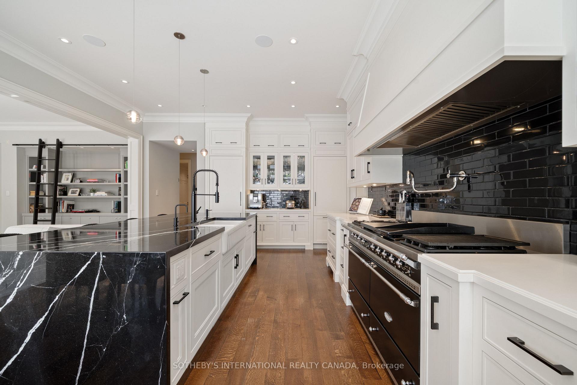 33 Bayview, Toronto C12