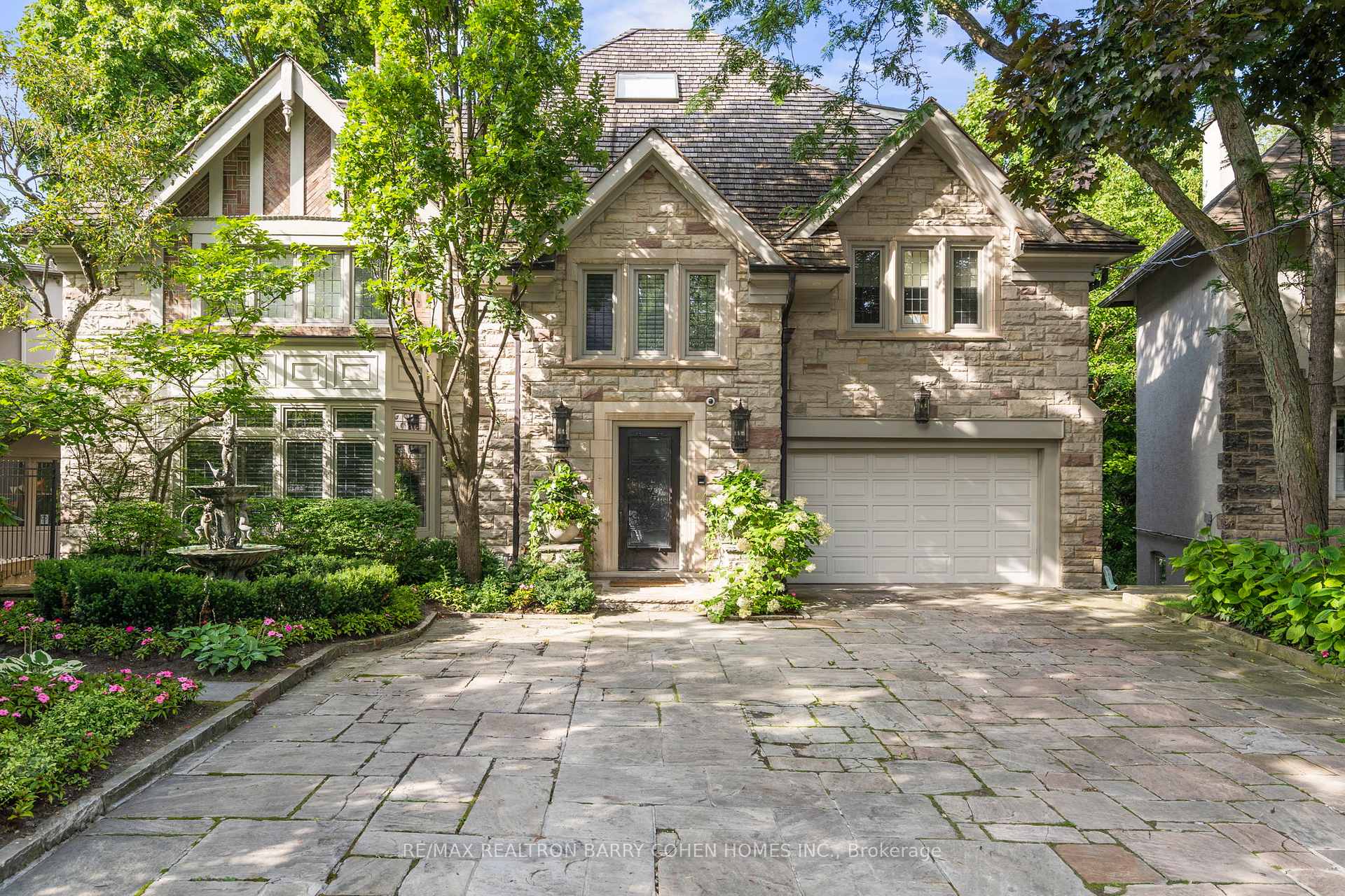 11 Ormsby, Toronto C03