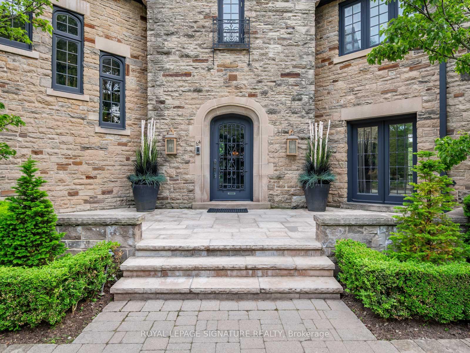 64 Old Forest Hill, Toronto C03