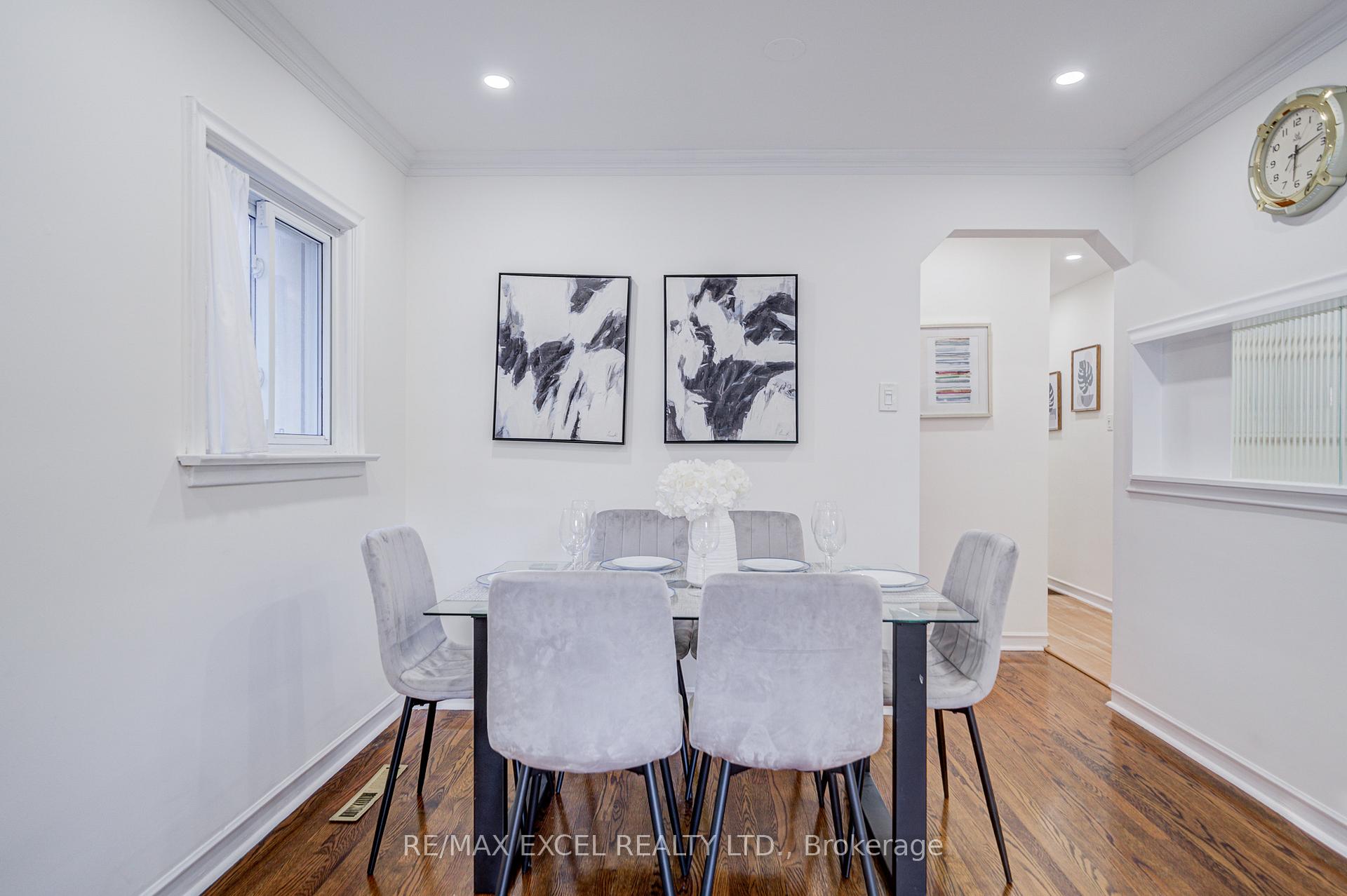 71 Vauxhall, Toronto E04
