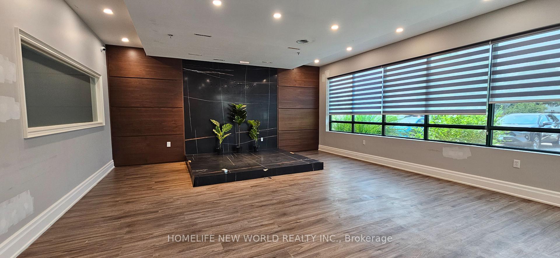 245 West Beaver Creek, Richmond Hill